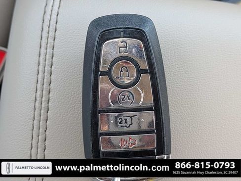 Used 2022 Lincoln Corsair FWD image 30