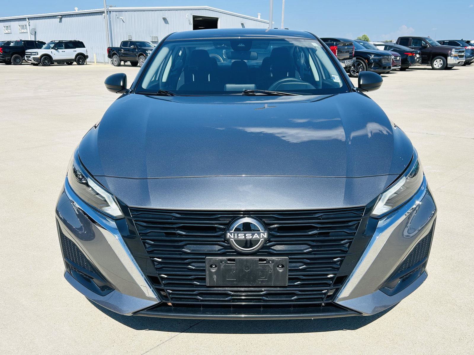 Used 2025 Nissan Altima 2.5 SV FWD image 29