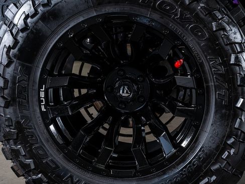 Used 2021 Jeep Gladiator Sport image 10