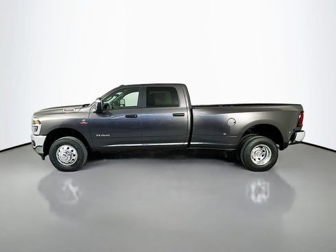 New 2026 RAM 3500 Big Horn AWD/4WD image 4