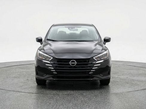 Used 2025 Nissan Versa SV FWD image 2
