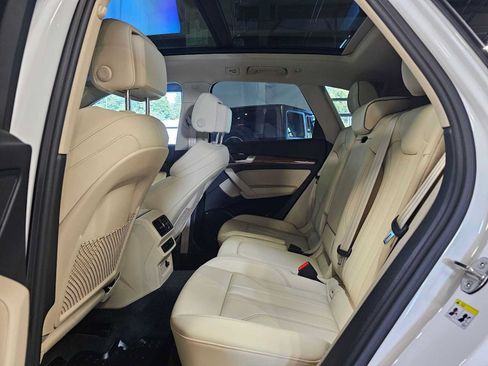 Used 2024 Audi Q5 e Premium w/ Convenience Package AWD/4WD image 18