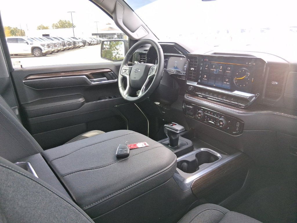 Used 2023 Chevrolet Silverado 1500 LT Trail Boss AWD/4WD image 15