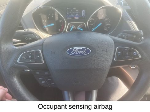 Used 2019 Ford Escape SE image 25