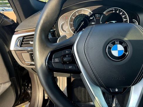 Used 2019 BMW 530e xDrive w/ Convenience Package AWD/4WD image 11