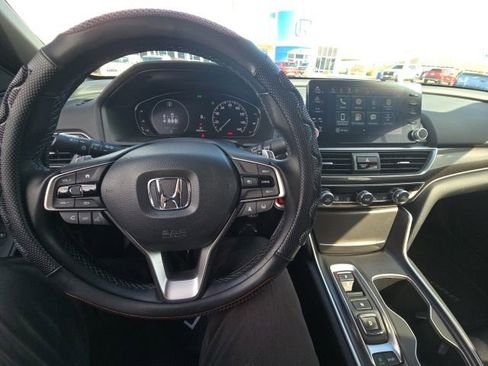 Used 2021 Honda Accord Sport image 7