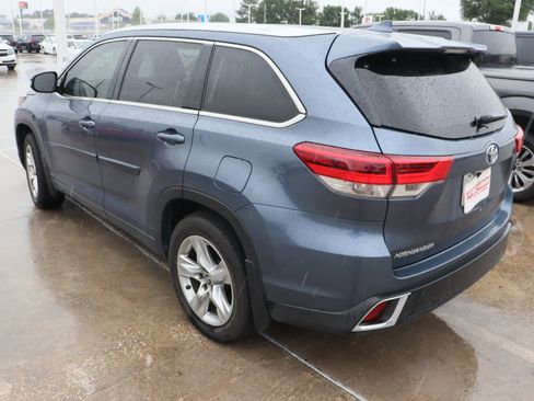 Used 2019 Toyota Highlander Limited FWD image 7