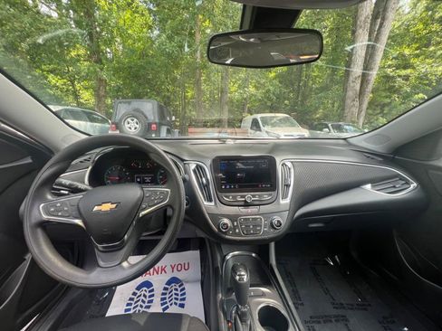 Used 2019 Chevrolet Malibu LT image 14