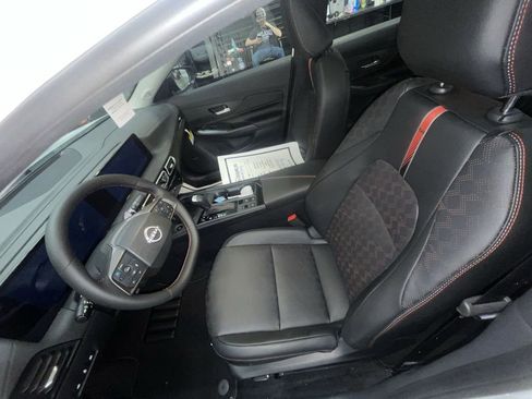 New 2026 Nissan Sentra SR w/ SR Premium Package FWD image 11