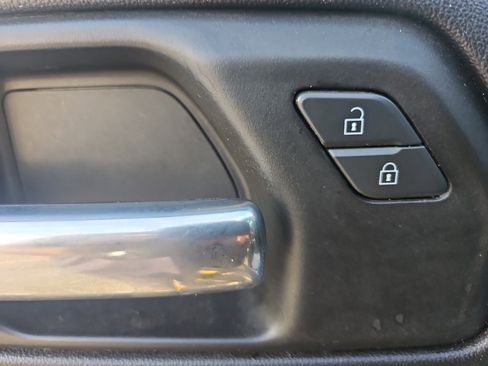 Used 2021 Chevrolet Silverado 1500 LT Trail Boss w/ Convenience Package II image 13