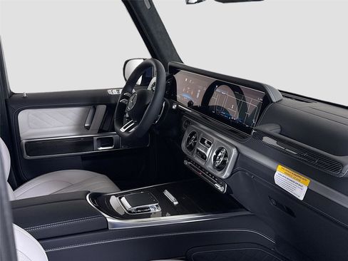 Used 2026 Mercedes-Benz G 63 AMG AMG G 63 image 34