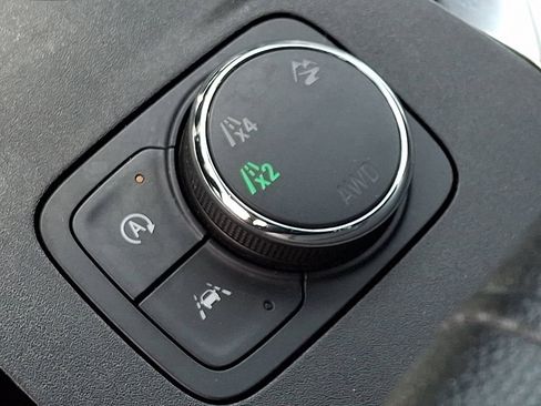 Used 2023 Chevrolet Traverse LT AWD/4WD image 25