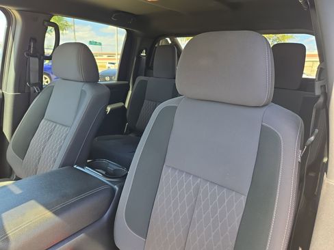 Used 2024 Nissan Titan SV w/ SV Bronze Edition Package image 9