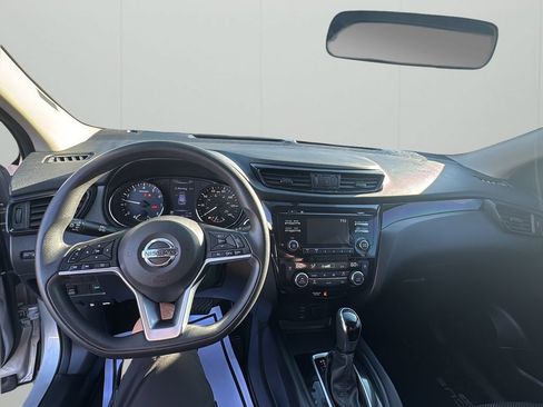 Used 2017 Nissan Rogue Sport SV AWD/4WD image 10