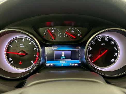 Used 2018 Buick Regal Essence w/ Driver Confidence Package #1 FWD image 21