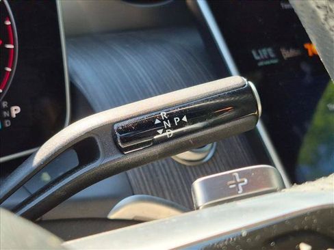 Certified 2025 Mercedes-Benz GLC 300 4MATIC image 12