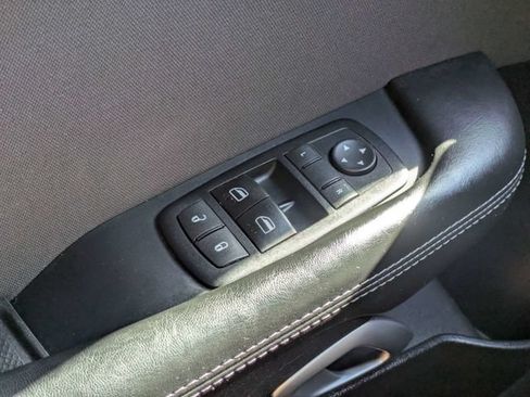 Used 2015 Dodge Challenger SXT RWD image 21