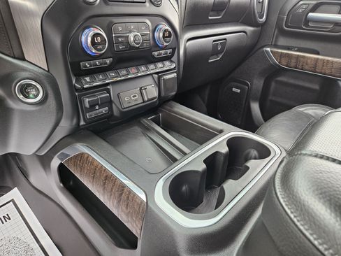 Used 2022 GMC Sierra 2500 Denali w/ Denali Ultimate Package AWD/4WD image 24