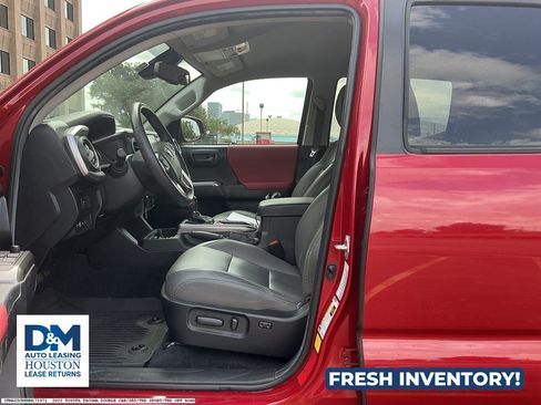 Used 2022 Toyota Tacoma SR5 RWD image 8