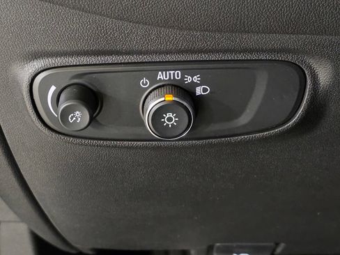 Used 2024 Chevrolet Equinox RS w/ RS Leather Package FWD image 34
