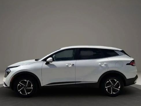 Used 2023 Kia Sportage LX AWD/4WD image 4