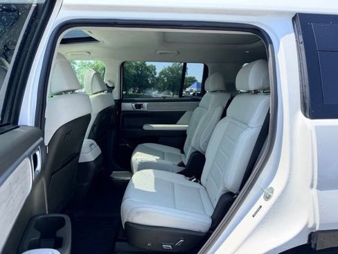 Used 2024 Hyundai Santa Fe Calligraphy AWD/4WD image 8