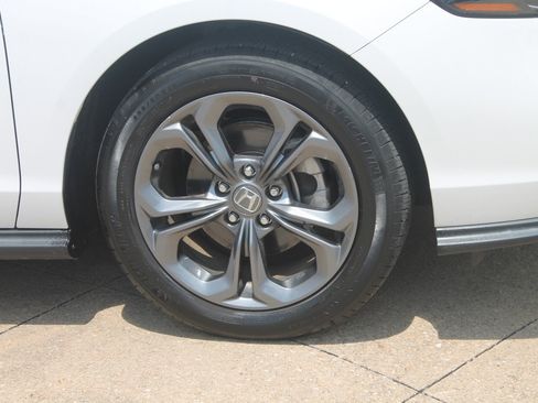 Used 2023 Honda Accord EX image 3