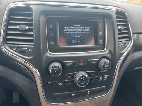 Used 2014 Jeep Grand Cherokee Laredo w/ Quick Order Package 23E AWD/4WD image 13
