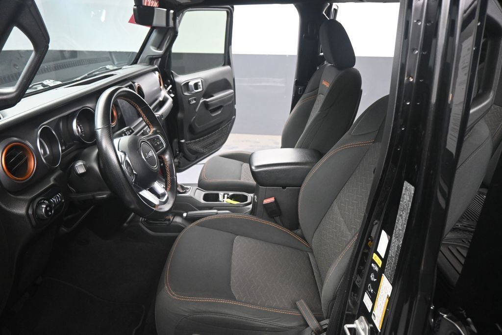 Used 2022 Jeep Gladiator Mojave w/ Trailer Tow Package AWD/4WD image 9