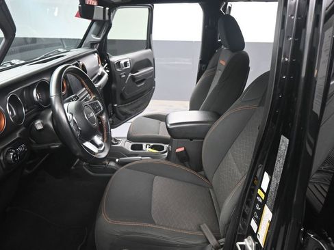 Used 2022 Jeep Gladiator Mojave w/ Trailer Tow Package AWD/4WD image 9