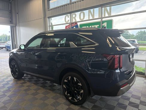 Used 2025 Kia Sorento X-Line EX AWD/4WD image 4