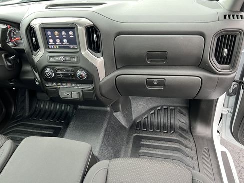 Used 2025 Chevrolet Silverado 1500 W/T image 30