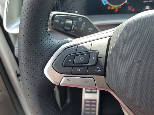 New 2026 Volkswagen Tiguan SE R-Line FWD image 26
