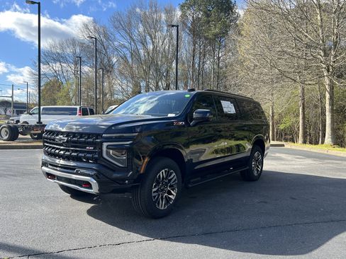 New 2026 Chevrolet Suburban Z71 w/ Comfort Package image 5