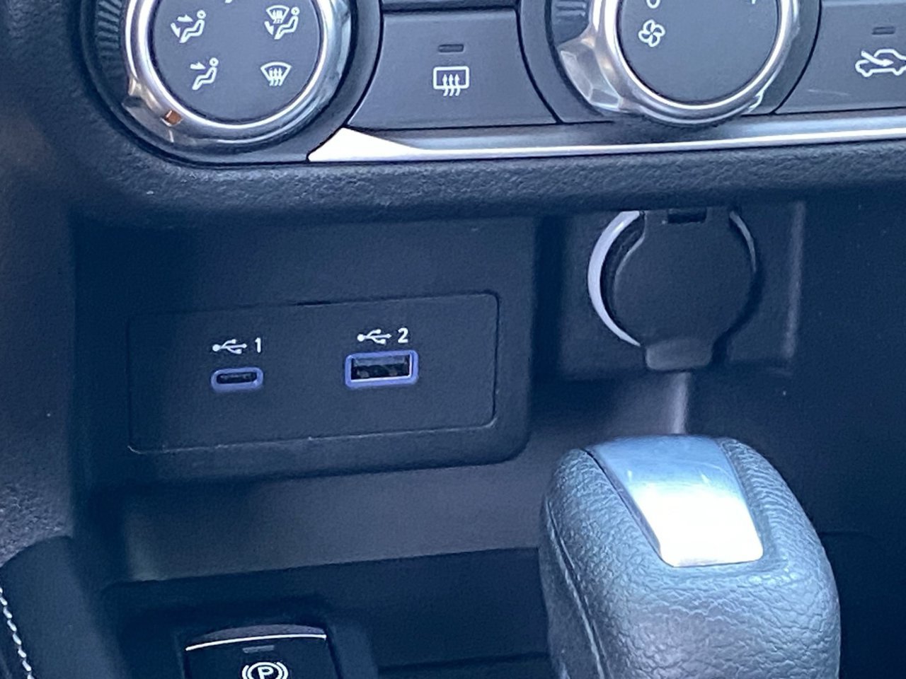 Certified 2023 Nissan Kicks SV FWD image 21