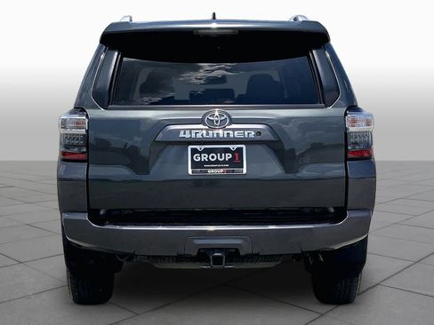 Used 2016 Toyota 4Runner SR5 RWD image 5