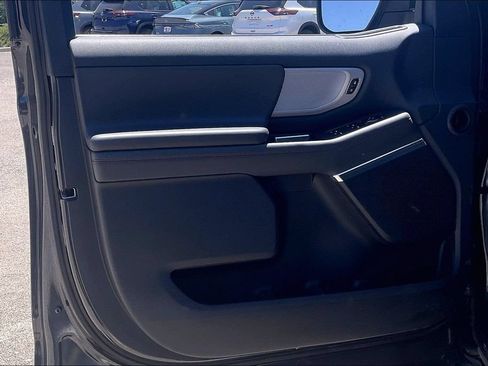 Used 2025 Ford Expedition Active AWD/4WD image 24