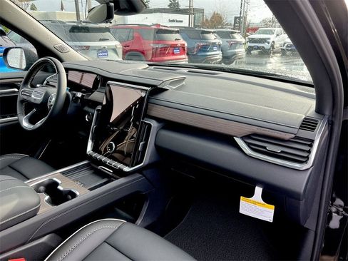 New 2026 GMC Acadia Denali w/ Super Cruise Package image 23