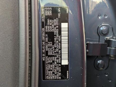 Used 2020 Volvo XC90 T6 Momentum w/ Protection Package Premier image 26