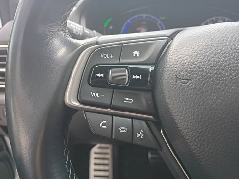 Used 2022 Honda Accord Sport image 4