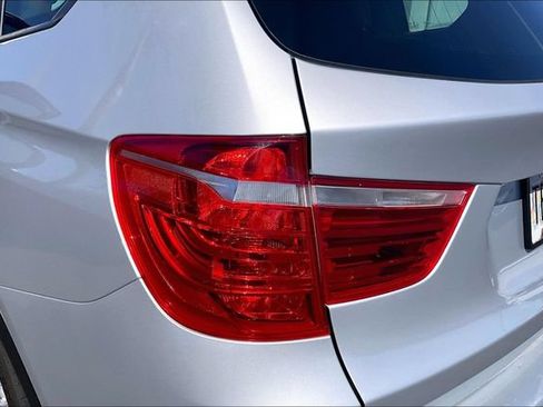 Used 2017 BMW X3 sDrive28i RWD image 27