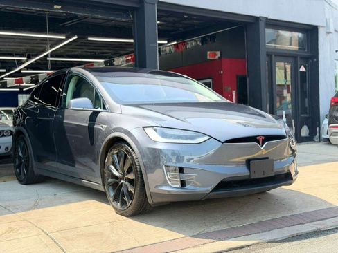 Used 2016 Tesla Model X Performance AWD/4WD image 3