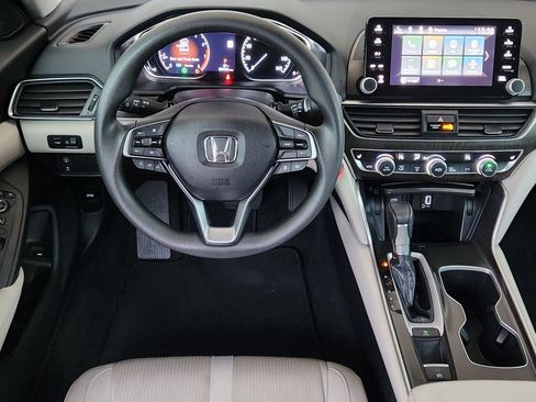 Used 2018 Honda Accord EX image 26