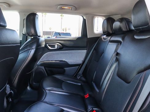 Used 2022 Jeep Compass Latitude AWD/4WD image 25