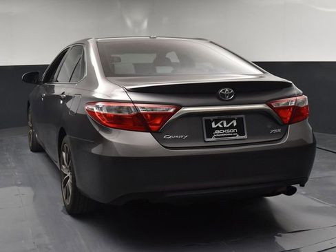 Used 2017 Toyota Camry XSE w/ Moonroof Package image 6