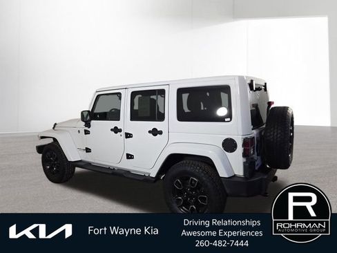 Used 2018 Jeep Wrangler Unlimited Sahara w/ Dual Top Group image 10
