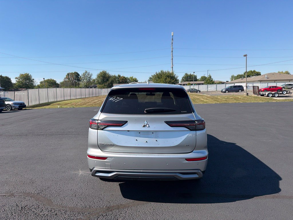 Used 2025 Mitsubishi Outlander SE AWD/4WD image 6