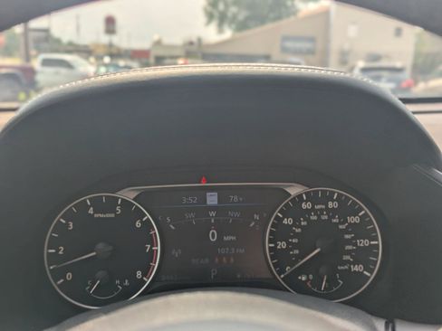 Used 2023 Nissan Altima 2.5 SV w/ SV Premium Package AWD/4WD image 21