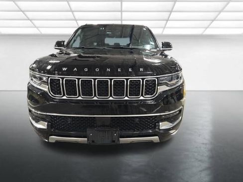 Used 2023 Jeep Wagoneer Series III w/ Preferred Equipment Group image 9