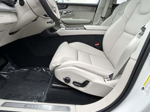 New 2026 Volvo XC90 B6 Ultra image 20